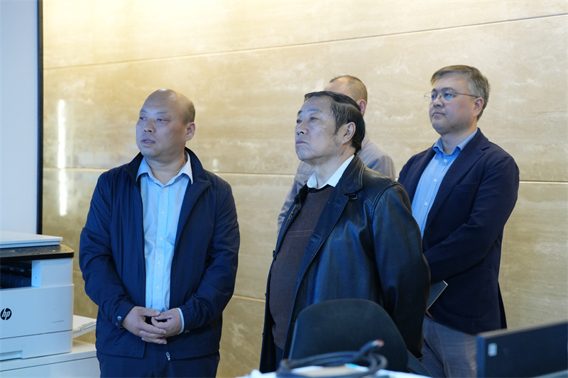 看片在线观看動態丨秦商總會黨委書記、秘書長等領導一行蒞臨看片在线观看走訪調研